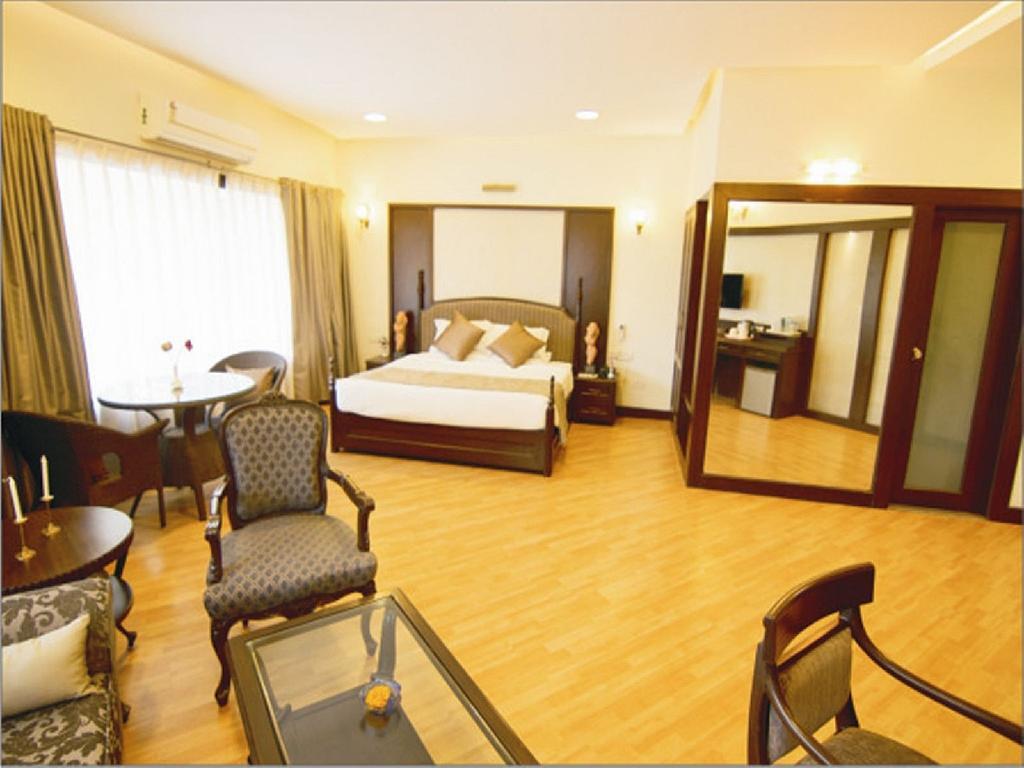 Hotel Lake View Ashok Бхопал Экстерьер фото
